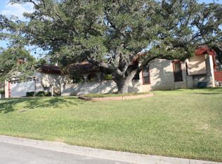 427 Meadow Ridge Dr, Kerrville, TX 78028