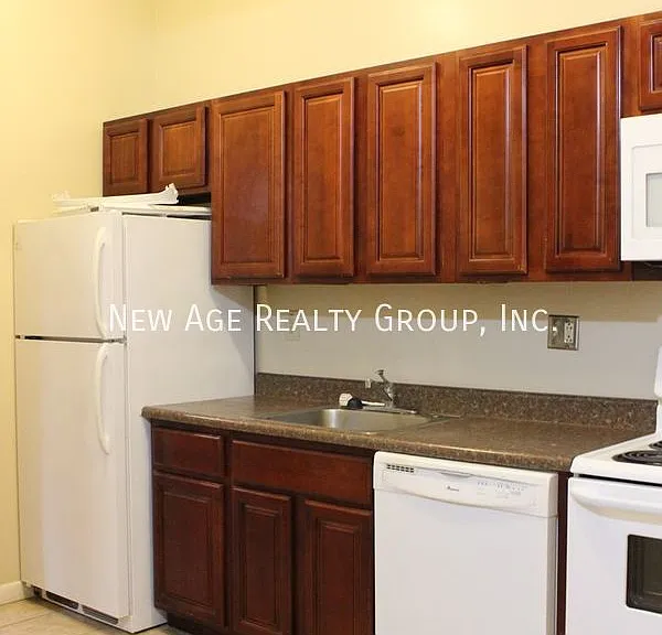 436 N 32nd St #2 — Photo 3