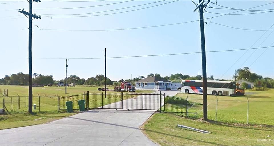 2nd image of 4114 S Cage Blvd