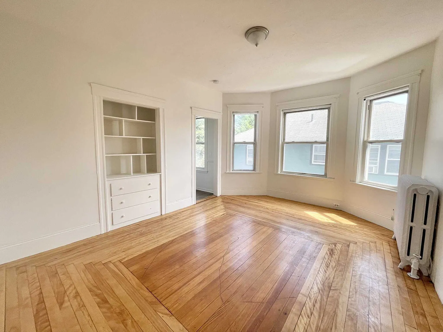 3 bed, $3,675 — Photo 2
