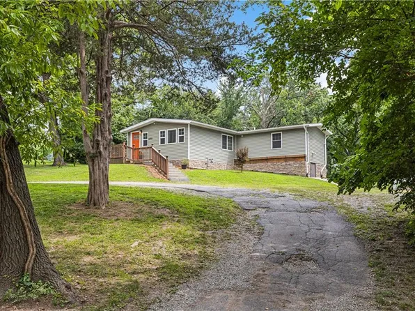 5701 E 56th St, Kansas City, MO 64129