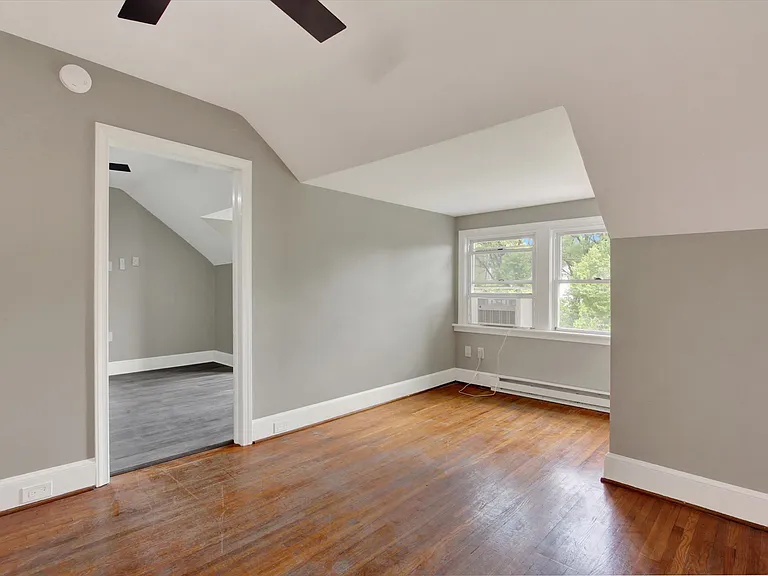 715 Oak Hill Ave #3N — Photo 5