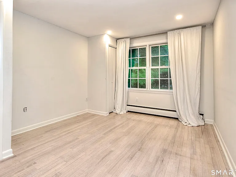 10 Woodcock Ln — Photo 25