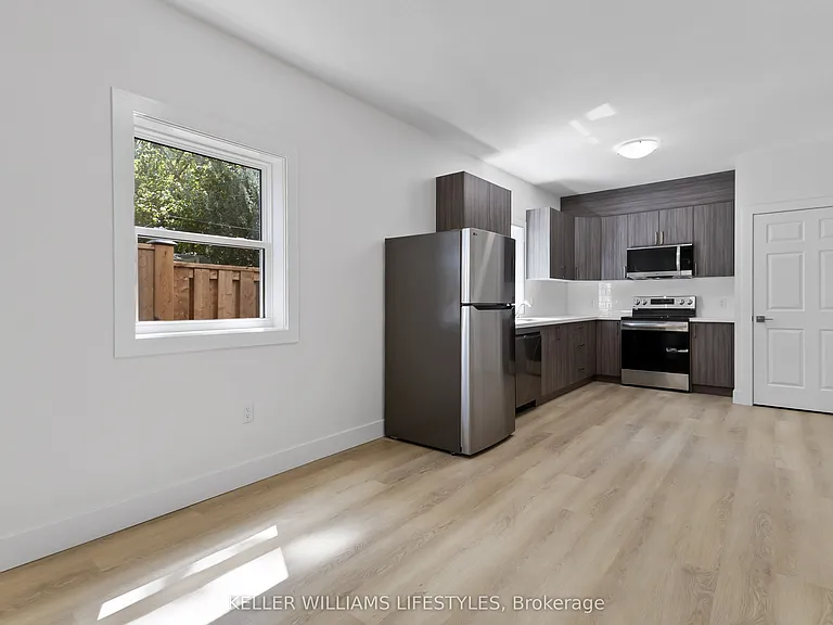 178 Woodward Ave #D — Photo 15