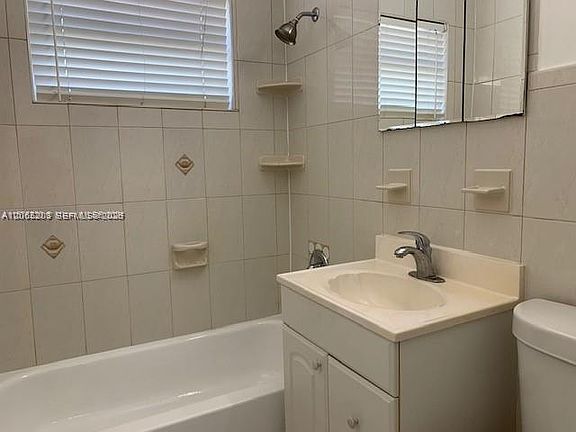 5th image of 2808 SW 67th Way