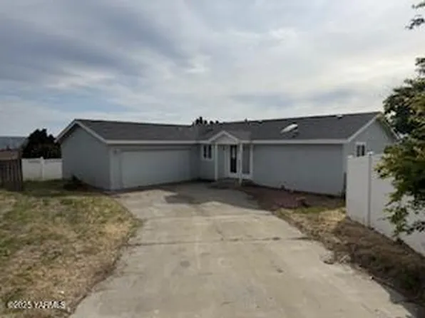 122 Top Ct, Yakima, WA 98901