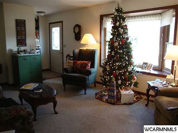5th image of 707 E Crescent Ln