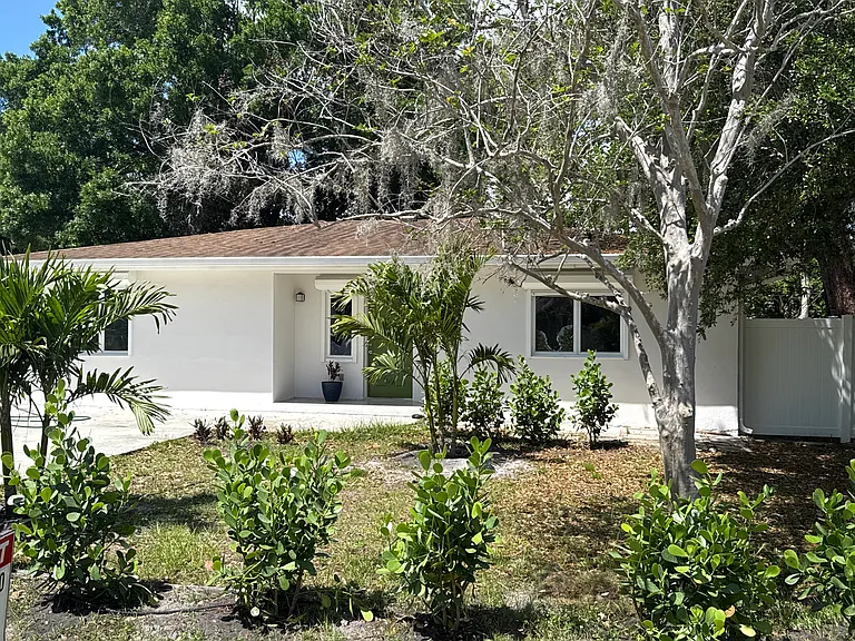 2327 Gull Ln — Photo 4