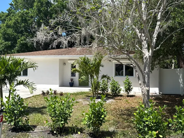 2327 Gull Ln, Sarasota, FL 34237