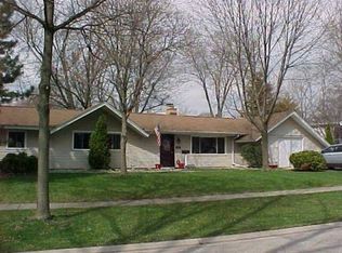 1612 Warwick Ln, Schaumburg, IL 60193