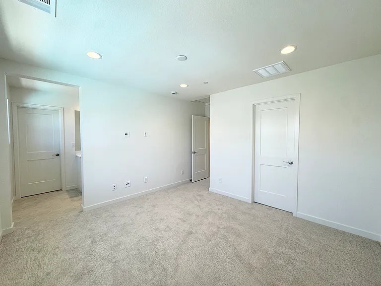 2554 Delphinium Ln — Photo 34