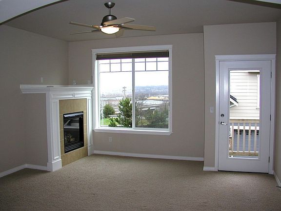 2nd image of 3011 Belmonte Ln