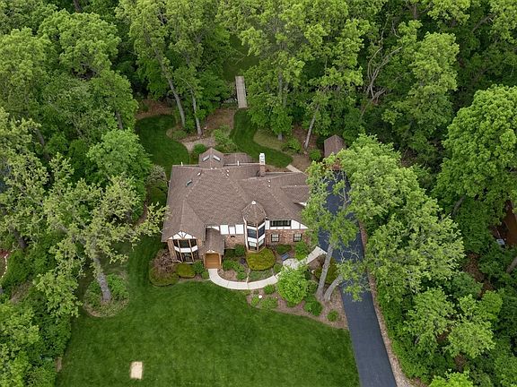 4th image of 29W306 Oak Ln