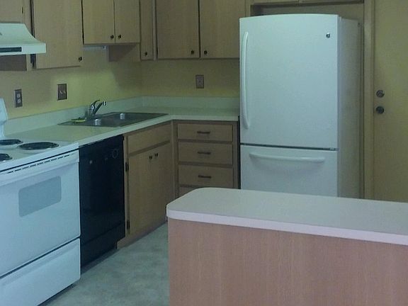 3rd image of 9402 Attenbury Dr
