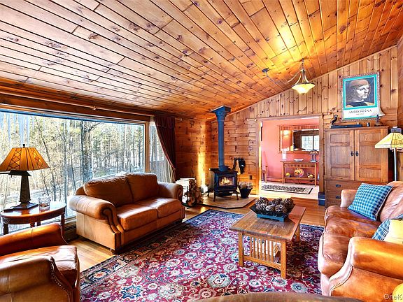 5th image of 326 Pratt Hill Road