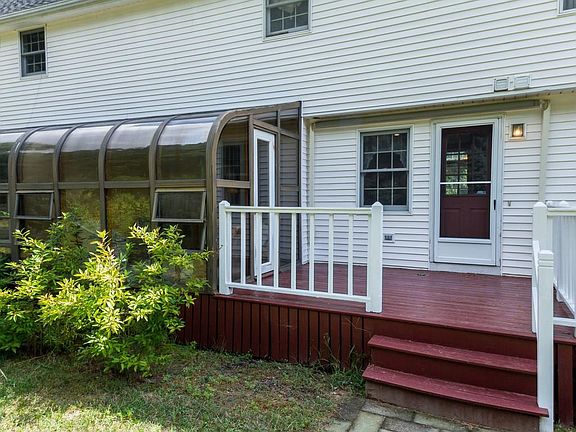 3rd image of 6 Stonebridge Dr #6