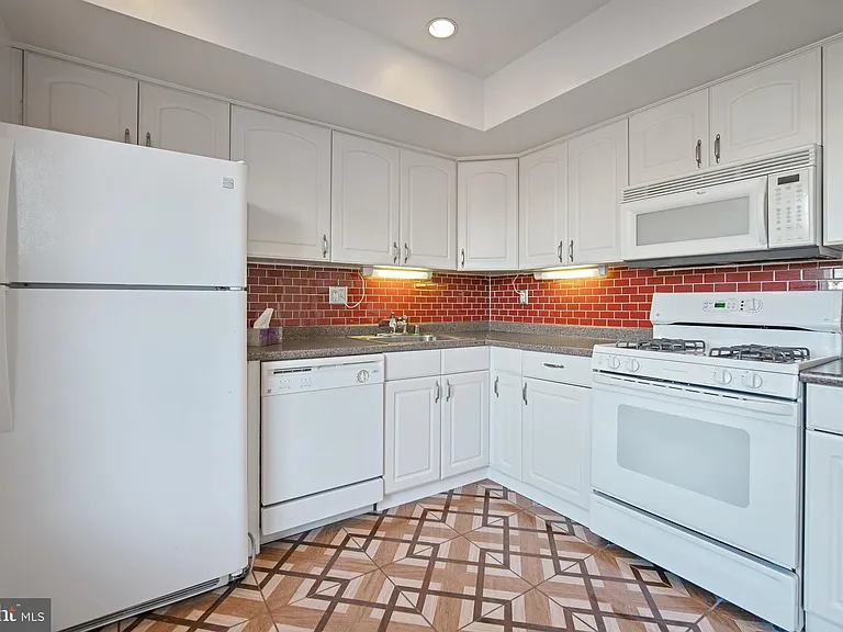 4793 S Park Ct — Photo 16