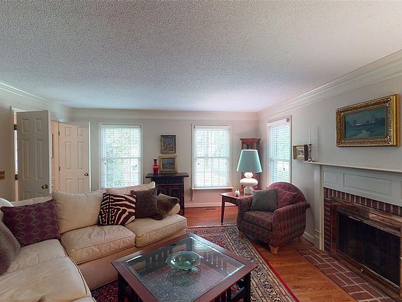 4th image of 308 Dahoon Ln