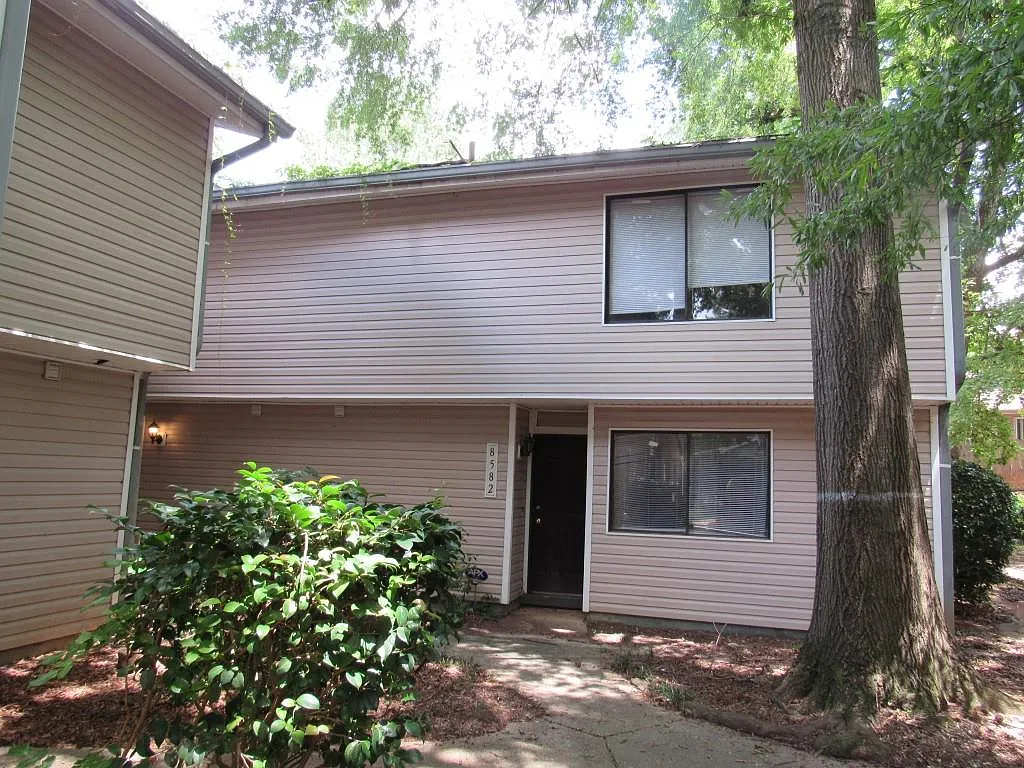 8582 Creekwood Way photo 1