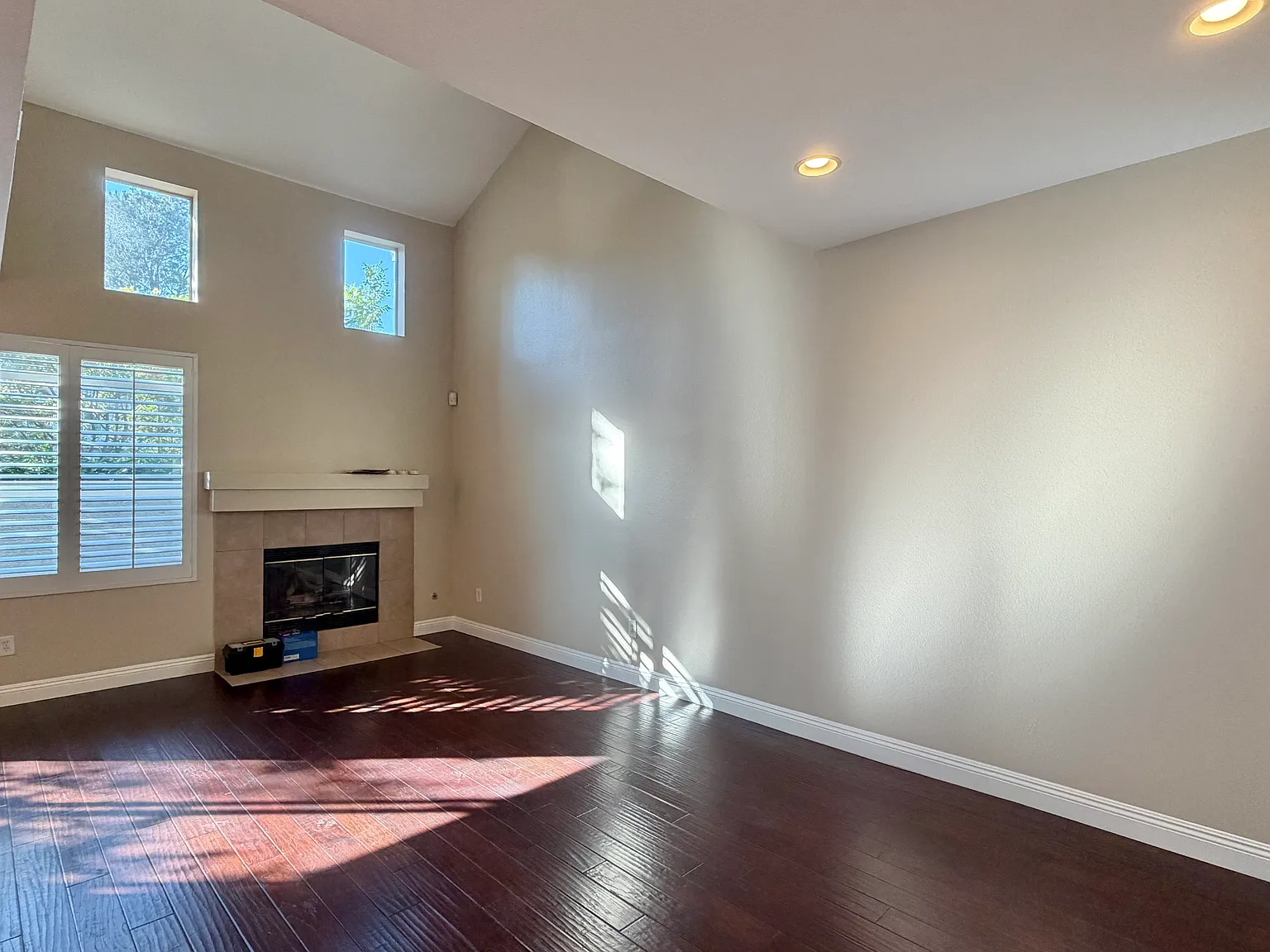 3 bed, 1479 sqft, $4,500 — Photo 3