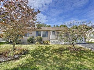 5 Cliff Rd, Ledyard, CT 06339