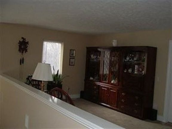 2nd image of 118 Squires Ln