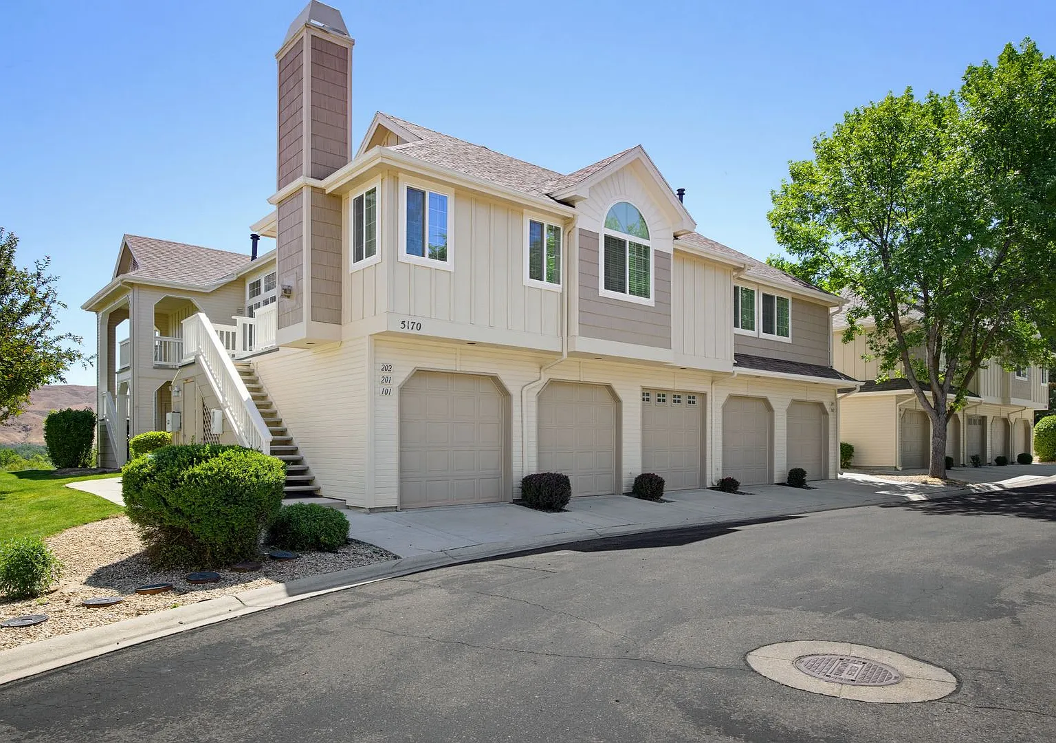 Beautiful SE Boise Condo with Scenic Views — Photo 1