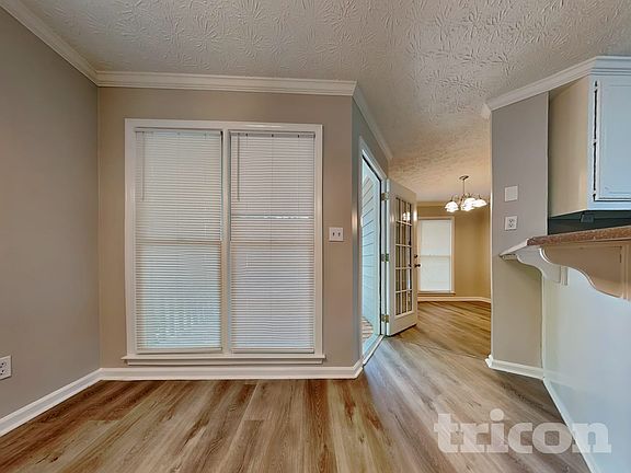 4th image of 40 Fair Ridge Ct