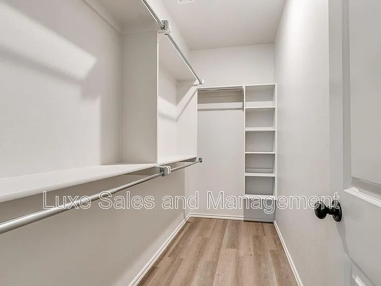 8012 NW 105th St — Photo 18