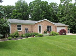 1415 Crestview St, Greenville, MI 48838