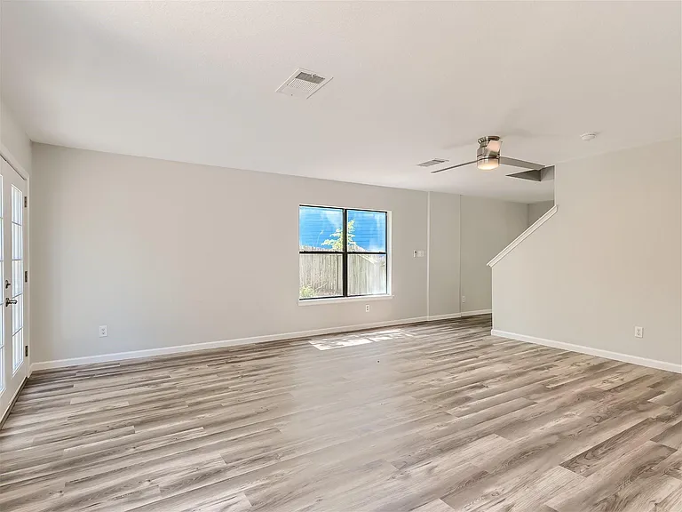 1520 Curameng Cv — Photo 6