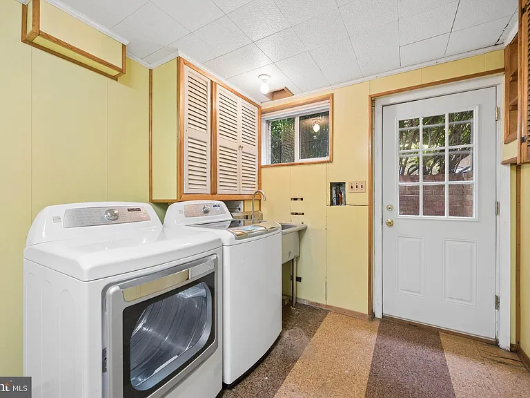 7016 Hopewood St — Photo 57