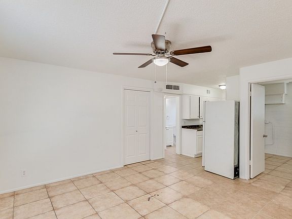 4th image of 3319 N 32nd St APT 1