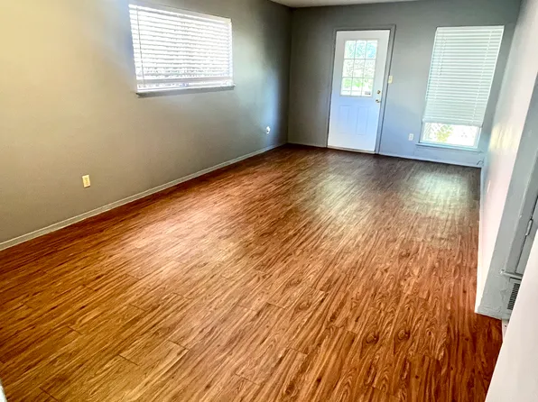 520 Lightsey Rd APT 102, Austin, TX 78704