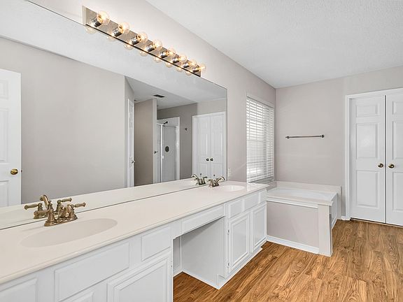 4th image of 1164 Union Dr