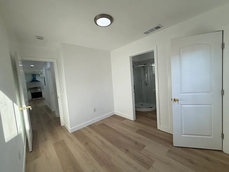10221 Griffith St #2 — Photo 15