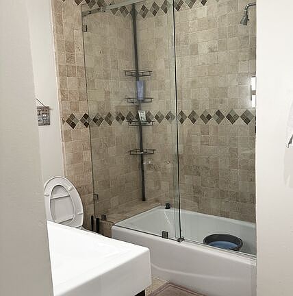 5th image of 1812 Overland Ave APT 105