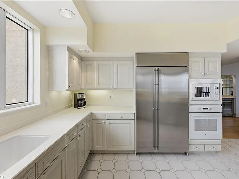 8990 Bay Colony Dr #1203 — Photo 12
