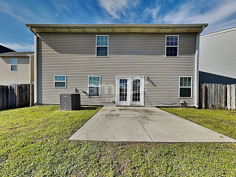 38 Lake Shore Blvd — Photo 21