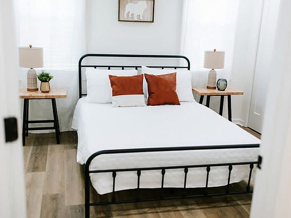 3rd image of 129 N Peter St