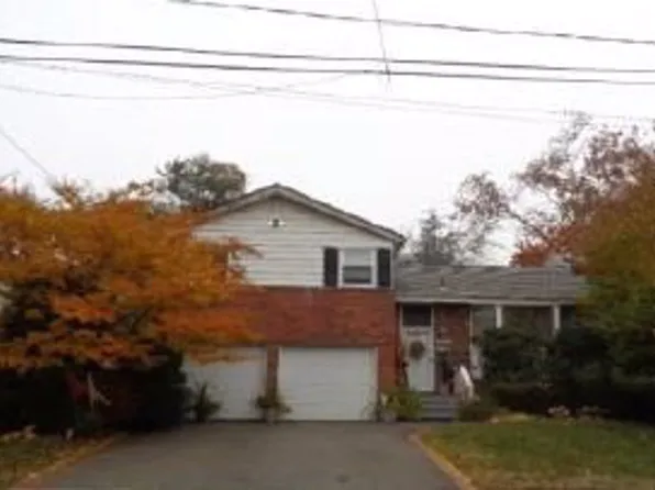 957 Jerome St, Baldwin, NY 11510