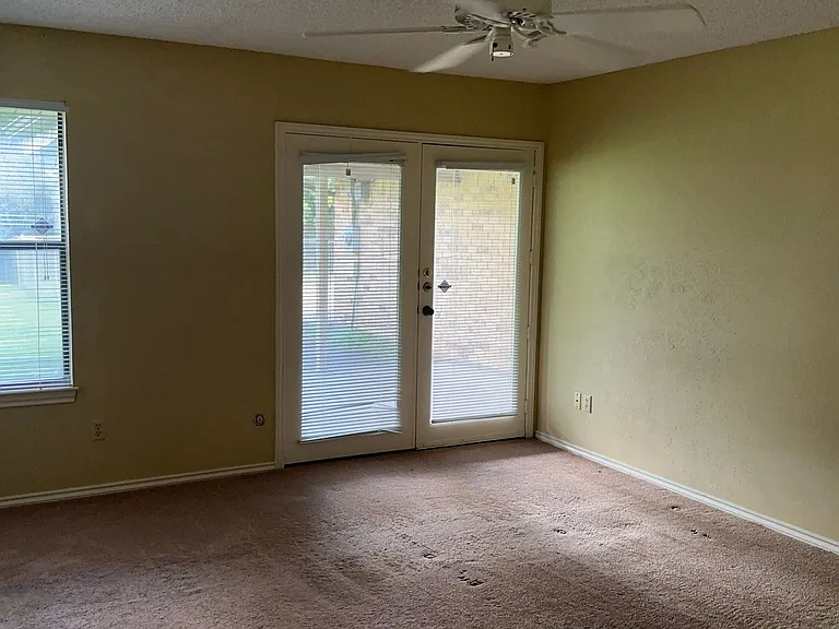 4008 Alava Dr — Photo 20