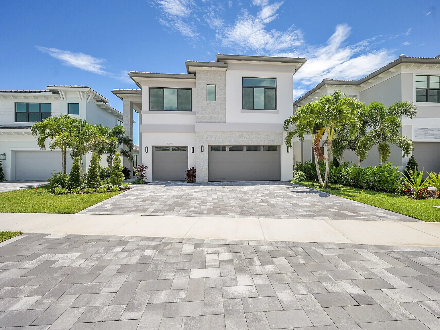 5 bed, 5.0 bath, 3656 sqft, $7,500 — Photo 1