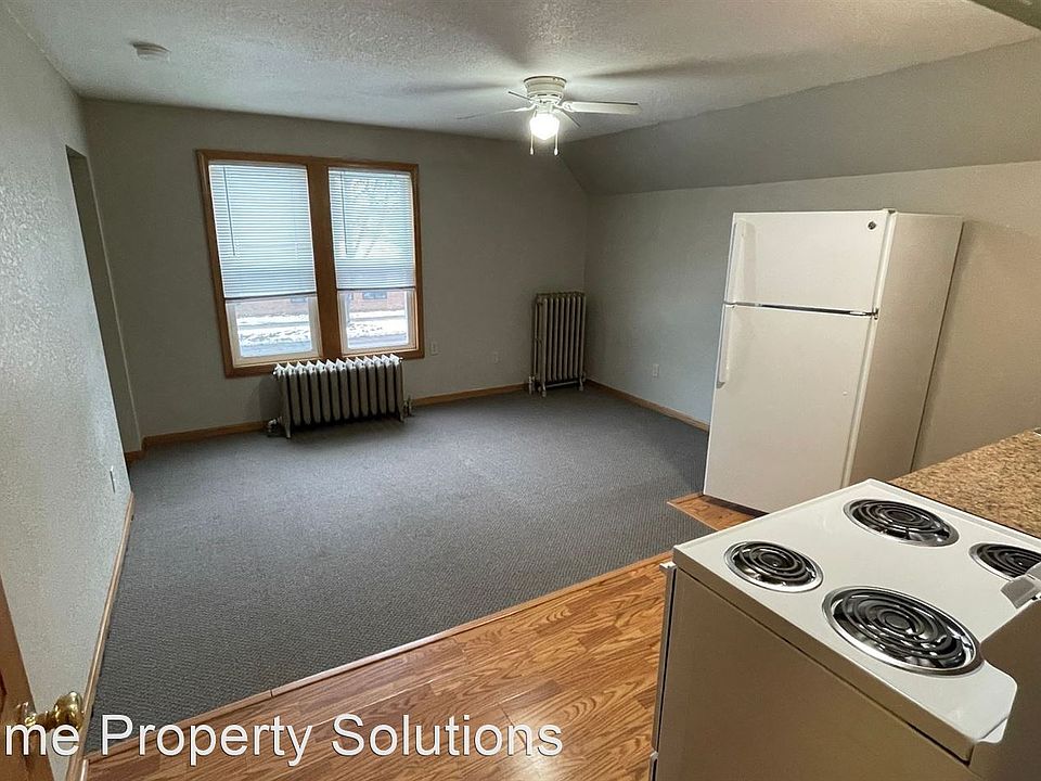 1st image of 523 University Ave #4