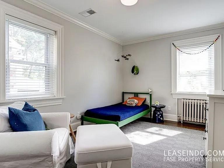 5433 31st St NW — Photo 16