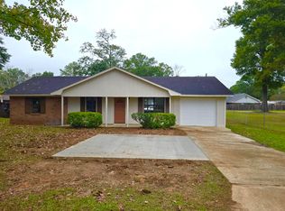 409 N Lehmberg Rd, Columbus, MS 39702