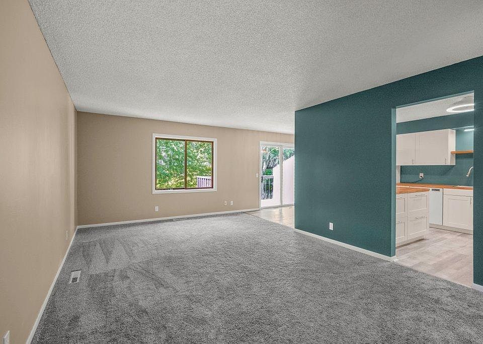 1st image of 5 Crusader Ave E APT C