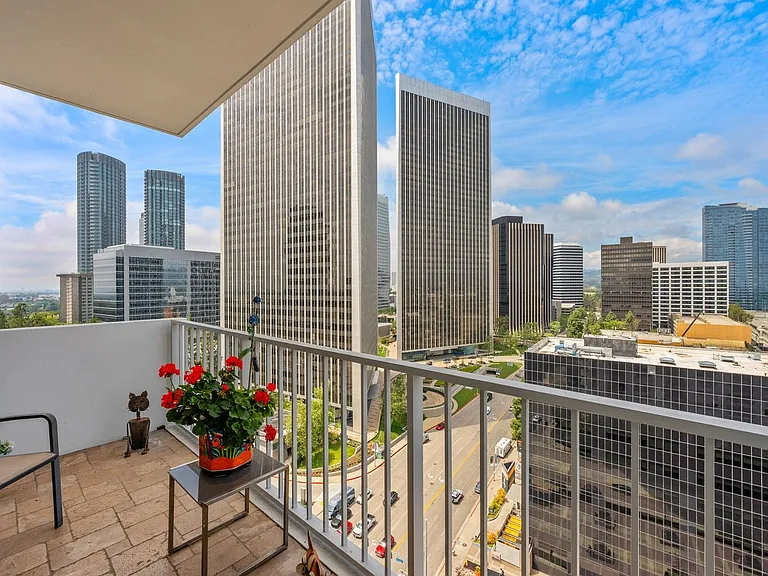 2160 Century Park E #1712 — Photo 9