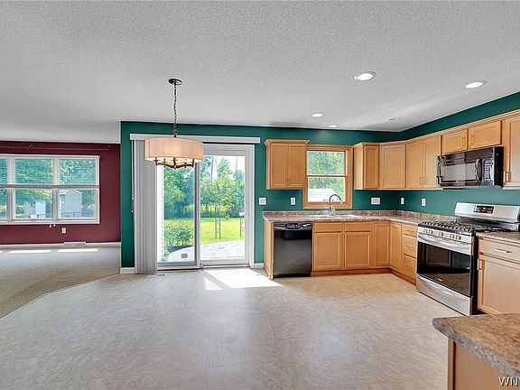 3rd image of 43 Caldwell Dr