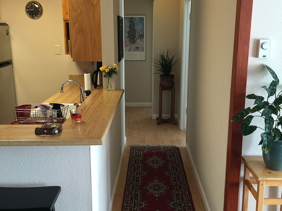 1st image of 101 Piccadilly Pl APT B